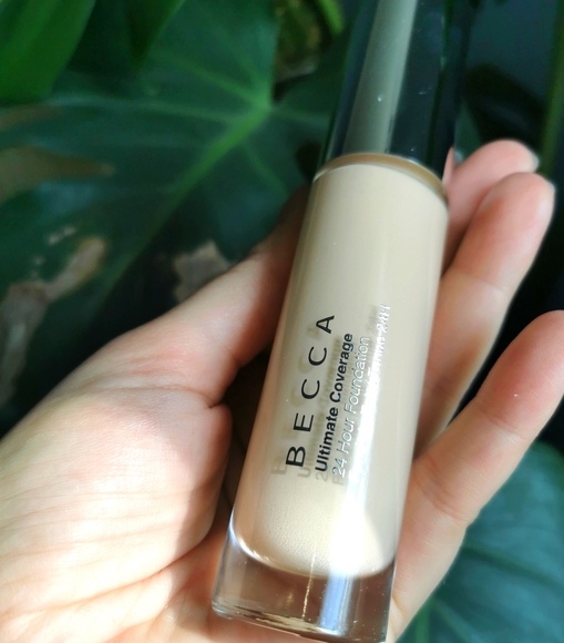 SOLD BECCA Ultimate Coverage 24hr Foundation - Picture 3 of 4